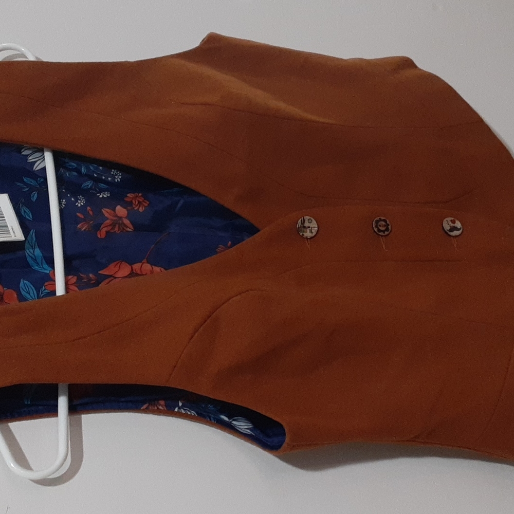 Finishing touches vest in burnt orange - Picture 10 of 16